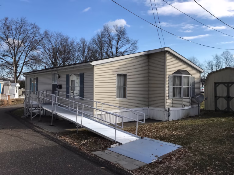 Deluxe Mobile Home Park